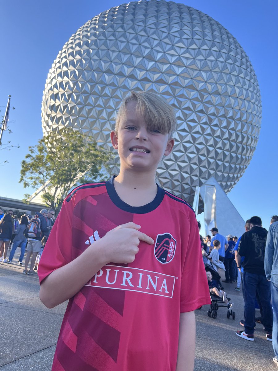 ⁦<a href="/stlCITYsc/">St Louis CITY SC</a>⁩ representing his new jersey that he got for Christmas at Epcot!