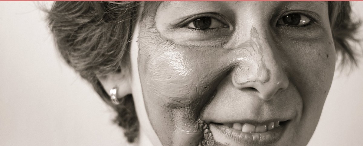 InationalAngle's tweet photo. We all have one side of our face that we find more #beautiful than the other. In #German there is a special expression for it: #Schokoladenseite, which means #chocolate side. Is it a myth or is there more to it? 
Read Franziska Kircher's new story now!

https://t.co/tvo456umHJ https://t.co/ZlIXbFBl5s
