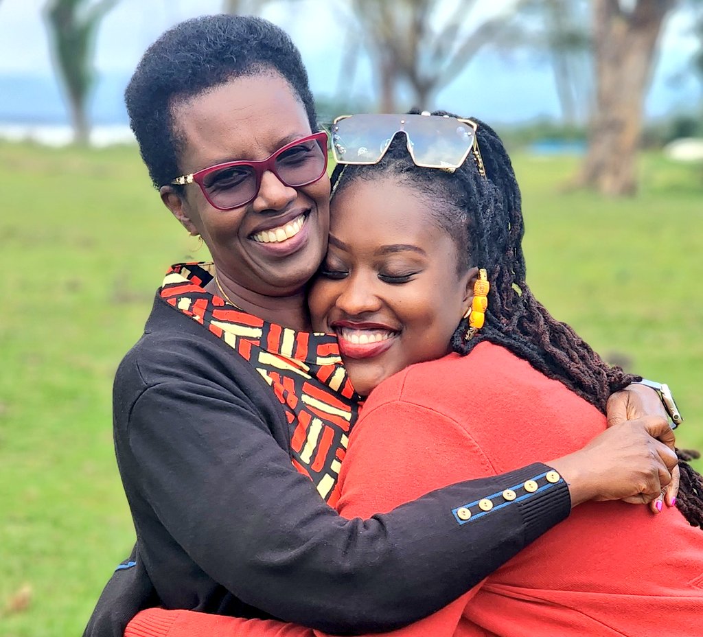 It's been a long tough couple of months but I'm grateful I had you by my side.
Thank you for taking care of me mama.
You are everything I ever needed. ❤️💐