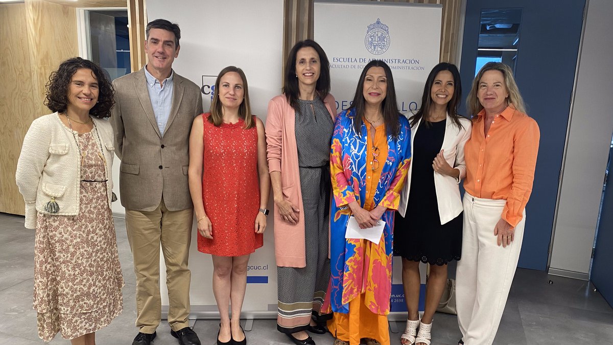 redmad_chile's tweet image. 👉 #REDMAD y el @CGCUC, de la Escuela de Administración UC (@EscuelaAdmUC), realizaron el conversatorio presencial “¿Cómo seguimos ahora? Oportunidades y desafíos de la nueva forma de trabajar”.