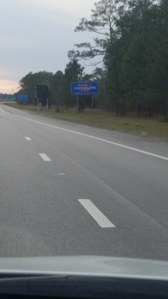 New town every hour on Twitter "State Line, Mississippi Population 556 Photos from Google