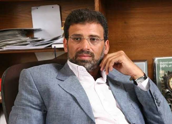 هايل مستنيكي ف مكتبي.