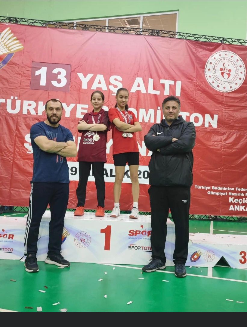GSB_Kayseri's tweet photo. Ankara'da düzenlenen 13 Yaş Türkiye Badminton Şampiyonasında çift bayanlar kategorisinde sporcumuz Emine Gül Kocaoğlu ve çifti Nevra Mutlu Türkiye https://t.co/WReUoZkorA oldu. Sporcularımızı ve antrenörlerini tebrik ediyor, başarılarının devamını diliyoruz. https://t.co/bhm1qX2aSH