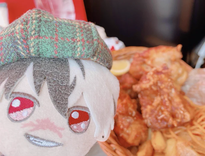 りこさんが頼んだでけ〜唐揚げに興奮ぎみのブラくん 