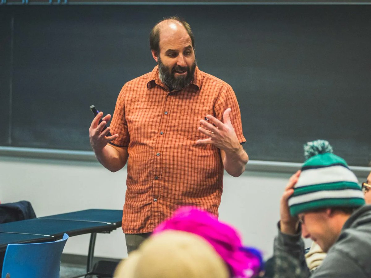 PSUScience's tweet photo. For some undergrads, the prospect of taking a college-level math course to fulfill a gen. ed. requirement can be daunting. But what if students could instead take a course on sustainability that weaves in mathematical concepts? https://t.co/pLDHiKJcv4 #EberlyScienceJournal https://t.co/FjxbVmBDNN