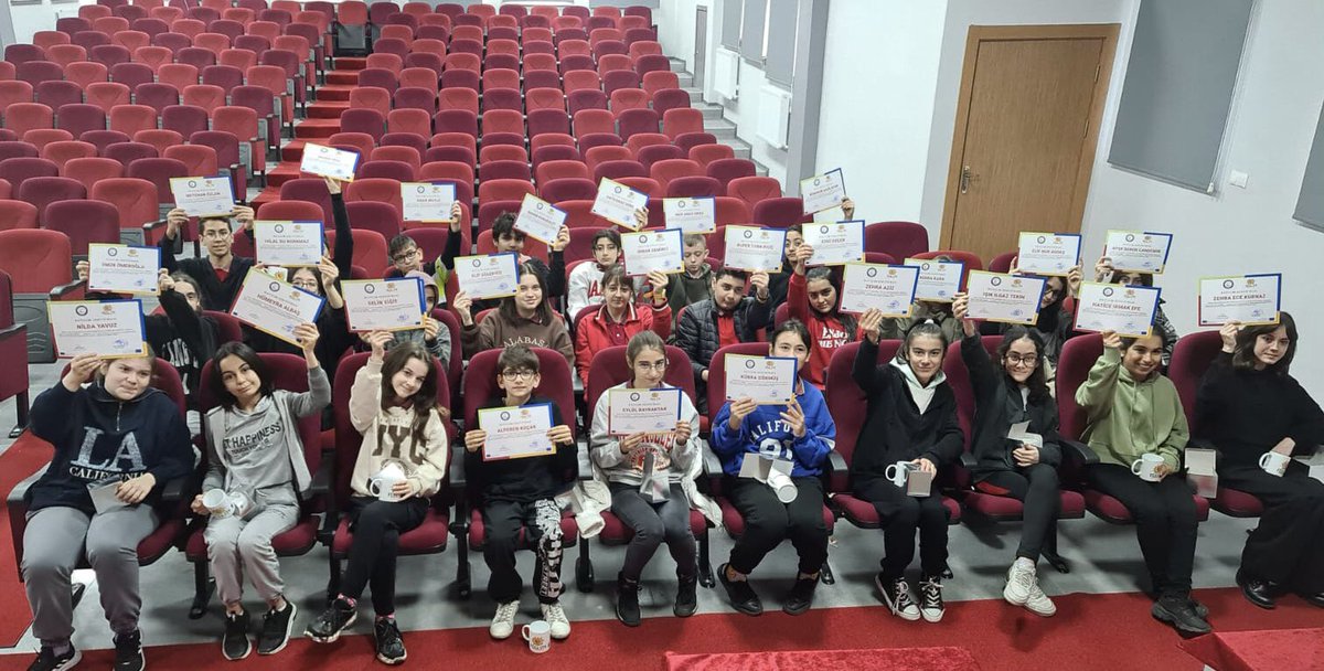 We completed the pilot phase of our Feelit Erasmus Plus project and gave our students their participation certificates👏👏/ Feelit Erasmus Plus projemizin pilot uygulamasını tamamladık ve öğrencilerimize projeye katılım belgelerini verdik👏<a href="/PeyamiSOO/">PEYAMİ SAFA ORTAOKULU</a> #ErasmusPlus #feelitproject