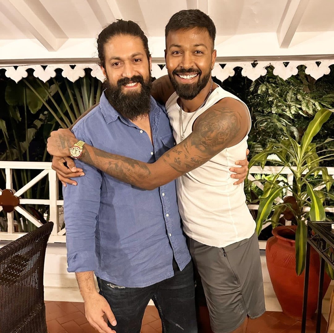 Indian Cricket Sensations With Pan India Sensation 😍<a href="/hardikpandya7/">hardik pandya</a> &amp; <a href="/krunalpandya24/">Krunal Pandya</a> with #YashBOSS 

#Yash19 <a href="/TheNameIsYash/">Yash</a>