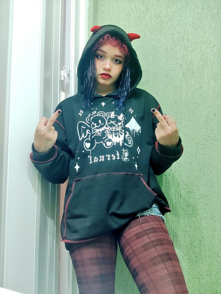 anadelemon's tweet photo. Nem parece que chora por macho 

#altgirl #egirl #emo https://t.co/cxCbErUe3m