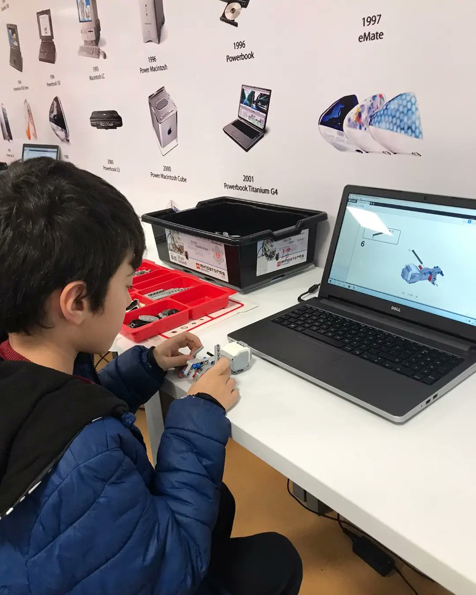 elazigbahcsehir's tweet image. Ortaokul öğrencilerimiz kodluyor 💻
Robotik ve Kodlama eğitimi öğrenme ve yenilenme becerileri, yaratıcılık ve yenilenme becerileri, eleştirel düşünme ve problem çözme becerileri, iletişim ve işbirliği becerilerini geliştirmeyi sağlar 🤖
#bkcoding
#bahcesehirkodluyor