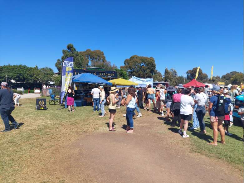 festivalnet's tweet photo. Featured Fest Food Vendor! @elubiaskitchen provides delicious Latin American food. Dishes include: Pupusas, Street Tacos, Tamales, Garnachas, Sopes, Burritos, Dobladitas &amp; more.  YUM!

https://t.co/ndhmGIS5ca https://t.co/PVQwDCbwKo