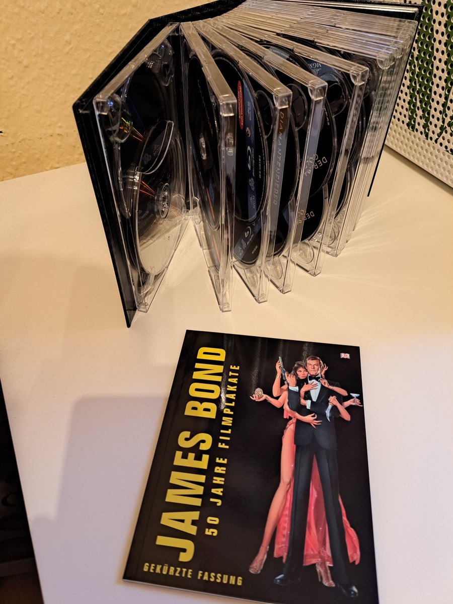 TallyMichelle4's tweet photo. #TheJamesBondCollection
Won The James Bond BluRay Collection today at a local bookstore in town
Thanks god I watched Casino Royal back then, otherwise I wouldn't have known the last question
What is the name of the villain in Casino Royal https://t.co/uAbu675QuV