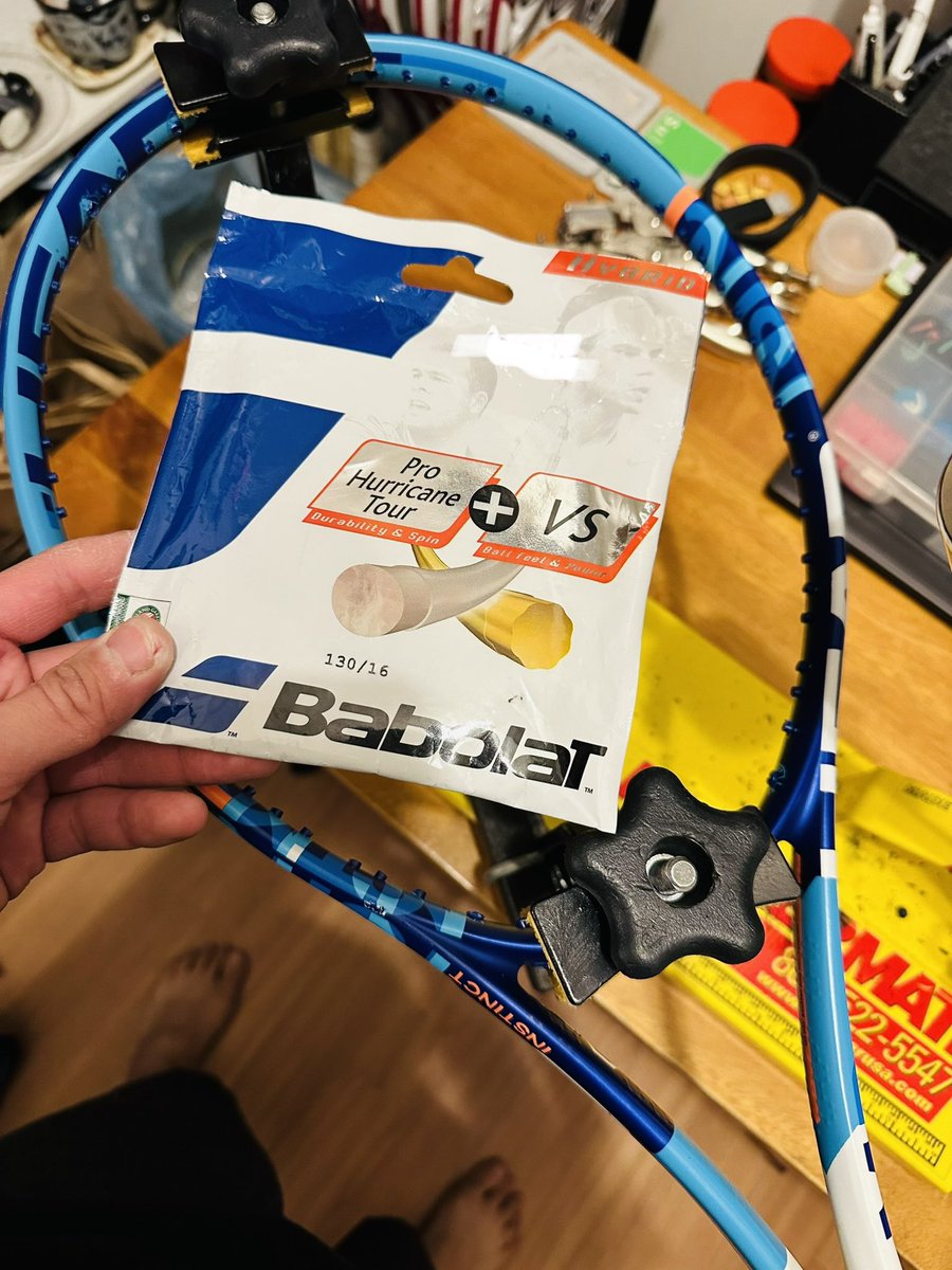 ShOtArOnotDanny's tweet photo. オレはパーソナルは好きではないが、
パートナーはシャラポワパーソナルを
使うので、明日のシングルスと次の日のダブルスに向けて張ります。
#テニス
#アディダス
#adidas
#UNIQLO
#HEAD
#HEADtennis
#headGRAVITY
#レーバーカップ
#インスピ
#ダニエルじゃない太郎
#無敗目指し https://t.co/pdS5KMYVAo