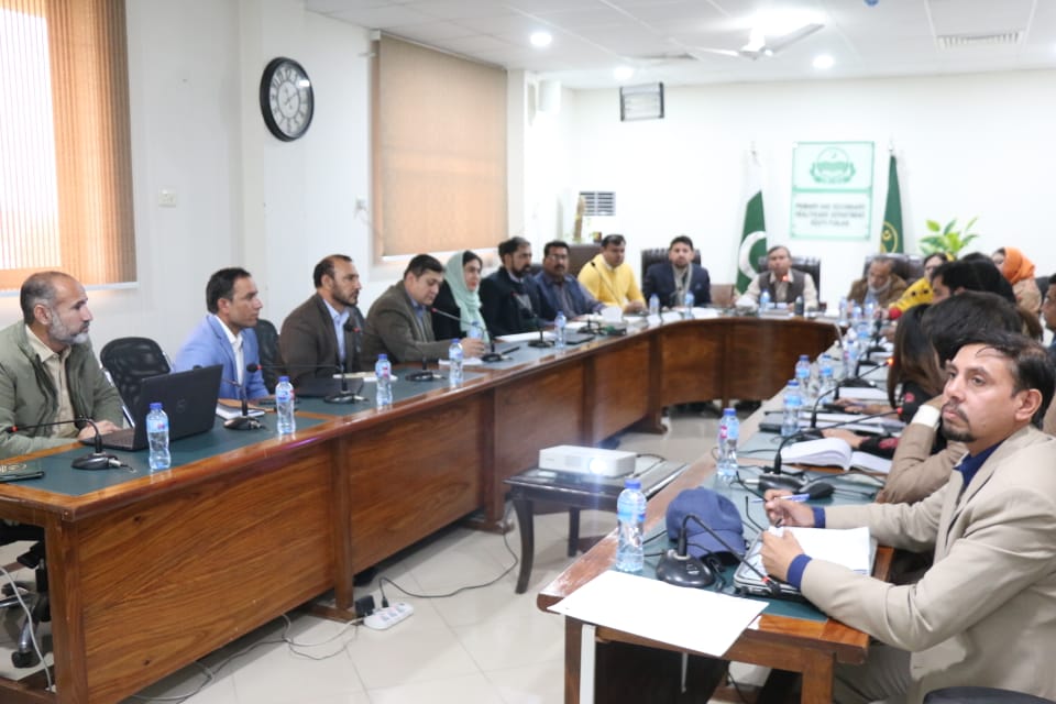 PSHDSouthPunjab's tweet photo. سیکریٹری @PSHDSouthPunjab محمد اقب��ل کی زیر صدارت یونیسیف، عالمی ادارہ صحت اور دیگر ڈولپمنٹ پارٹنر زکے نمائندگان کا اجلاس، جنوبی پنجاب میں جاری نیو ٹریشن،فوڈ سیکورٹی اور ایمرجنسی ریسپانس کے مختلف منصوبوں اور درپیش مسائل کو تفصیلاًزیر بحث لایا گیا۔
@ACSSouthPunjab https://t.co/CrXHKUZDyr