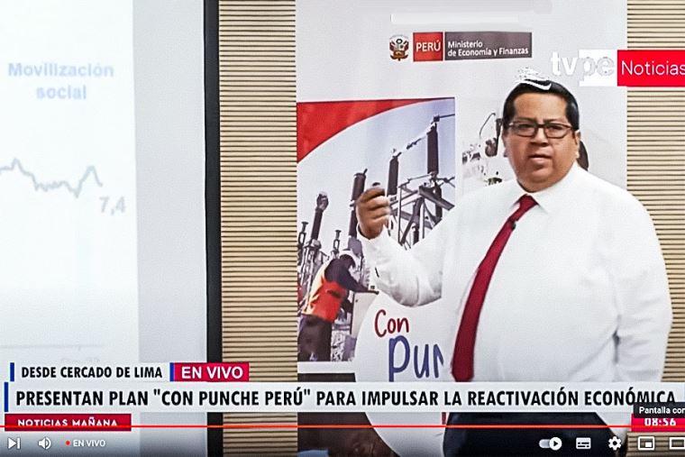 DiarioElPeruano's tweet image. Plan Con Punche Perú generará 130,000 empleos y economía crecerá 3% en el primer trimestre, señaló el titular del @MEF_Peru, Alex Contreras 👉 bit.ly/3GpAkZb

📌 Plan involucra S/ 5,900 millones de gasto fiscal, informa el ministro de Economía.
