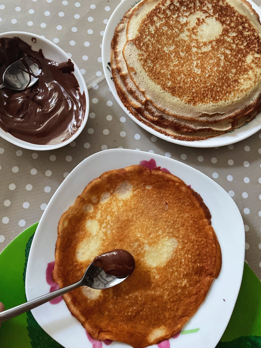 Delicious Ukrainian borscht, and then fresh chocolate pancakes for after ☺️ How spoilt am I 🇺🇦 #ukraine #homesForUkraine #StandUpForUkraine