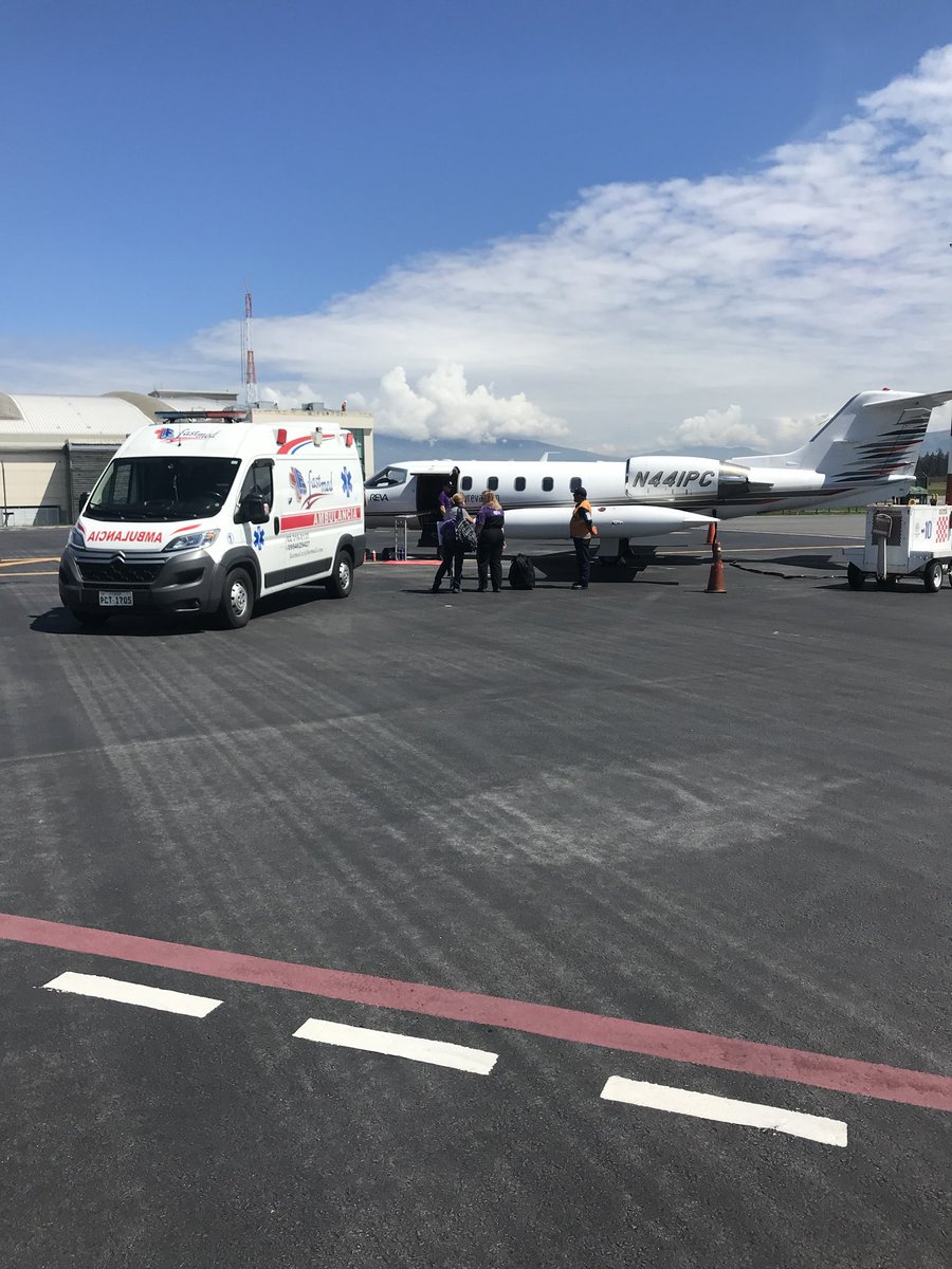 AIRMED ambulancia aerea Evacuación de Pcte de 84años con Hemorragia Digestiva.Activa.Desde Galapagos a Quito#Mision Cumplida 31 años Salvando Vidas