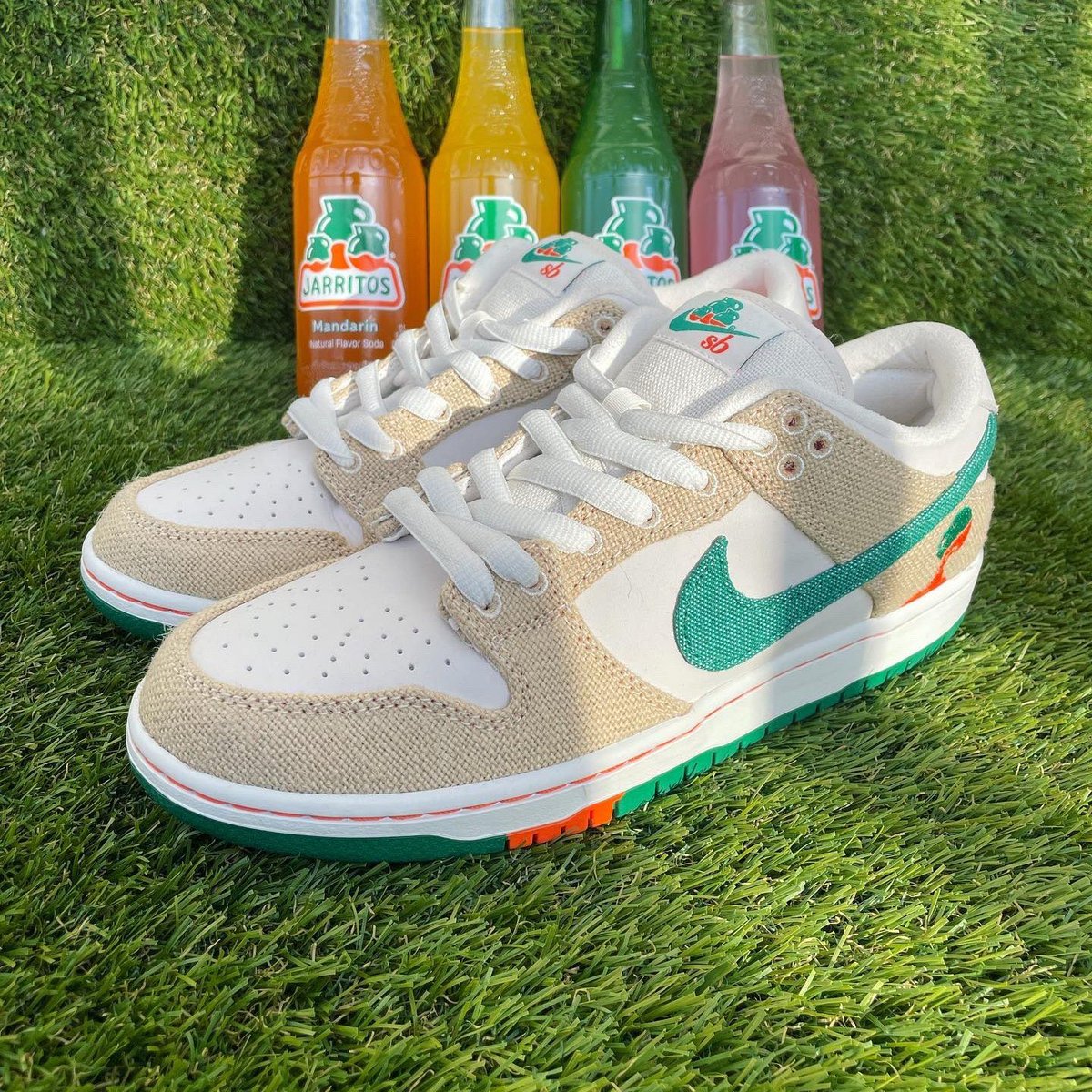 Sneakerologue's tweet photo. Nouvelles images de la Jarritos x Nike SB Dunk Low ! 🍊🧃 https://t.co/VdRXc3tuEE