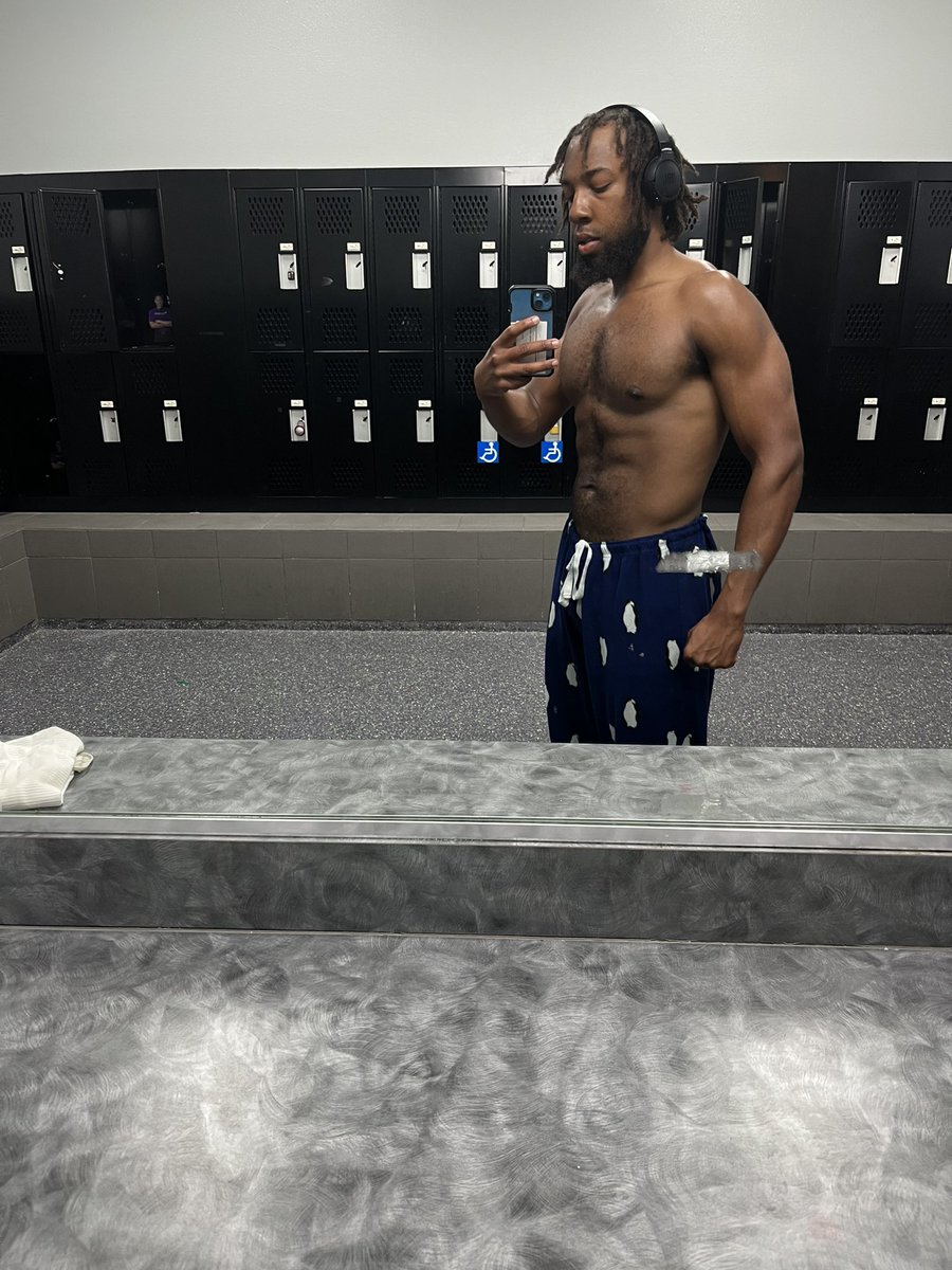 5urgerys's tweet photo. #calisthenics #5urgery #5urgeryperspective #MasculinitySaturday #love #DigitalArtist #dignity #cellcare
Longevity within shall shine through sequences of life. https://t.co/fsx115Orjp