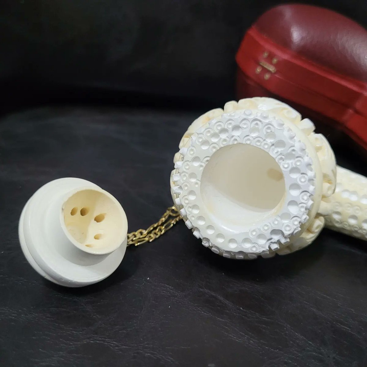 CPWcalabashpipe's tweet photo. https://t.co/A4hVTOwaDn
#meerschaum #pipesmokers #meerschaumpipes #briar #briarpipe #meerschaumpipe #handmadepipe
#handcarved #briarpipes #tobaccoshop #tobacco #pipesmoking #pipesmokingcommunity #pipe #calabashgourdpipe #calabashpipesworld https://t.co/W94UuiCoDA