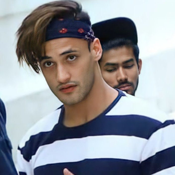 AsimRiaz45's tweet photo. Blessing your Timeline @realumarriaz @imrealasim 💫

RIAZ Brothers 🧿

#AsimRiaz #AsimSquad 
#UmarRiaz #UmarArmy 
#UmSim https://t.co/UOKgkr0bYD