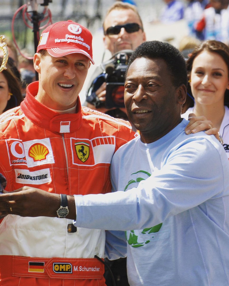 A very poignant photo of two incredible legends in their chosen sporting disciplines. Rest in peace, Pele 💛 Keep fighting, Michael ❤️ 📸 @Motorsport