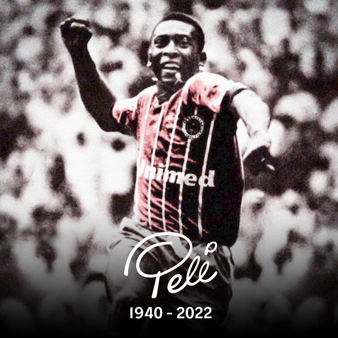desportiva1963's tweet photo. O futebol perdeu sua maior entidade.

Edson Arantes do Nascimento, o Pelé, nos deixou fisicamente nesta quinta-feira (29). No gramado, Deus, que por dois séculos foi chamado de Rei, eternizou o Brasil no topo do futebol. Seu legado é eterno, gênio.

Obrigado, Pelé! ⚽️❤️ https://t.co/k1WR6jjdPo