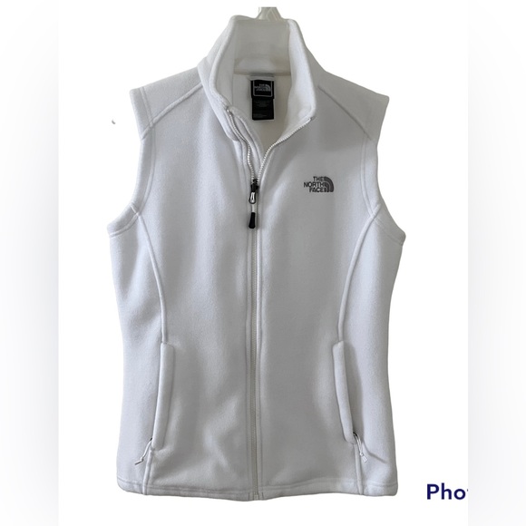 GoddessArmor's tweet photo. So good I had to share! Check out all the items I'm loving on @Poshmarkapp #poshmark #fashion #style #shopmycloset #thenorthface #michaelstars: https://t.co/BJYYUkCt4m https://t.co/rfjDTuqjyV