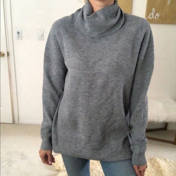 GoddessArmor's tweet photo. So good I had to share! Check out all the items I'm loving on @Poshmarkapp #poshmark #fashion #style #shopmycloset #thenorthface #michaelstars: https://t.co/BJYYUkCt4m https://t.co/rfjDTuqjyV