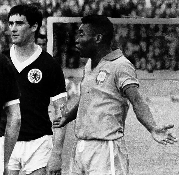 RIP Pele 🏴󠁧󠁢󠁳󠁣󠁴󠁿❤️🇧🇷

Probably the 1st Name most of us under 40 ever heard when football was introduced to us 👏

Can't remember if this is 100% true but definitely seen it shared about a comment he made about Jim Baxter - "I wish he had been Brazilian"