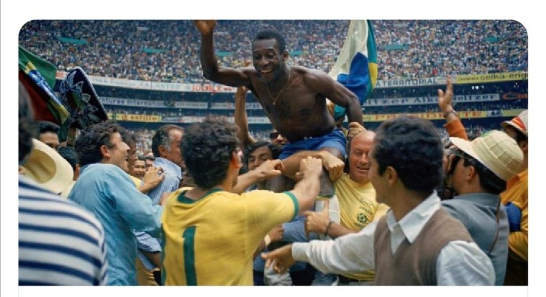 Muere Pelé a sus 82 años...
El jugador más completo que el deporte del fútbol, allá visto Jamás. Qepd Rey ⚽ 🇧🇷 🔥