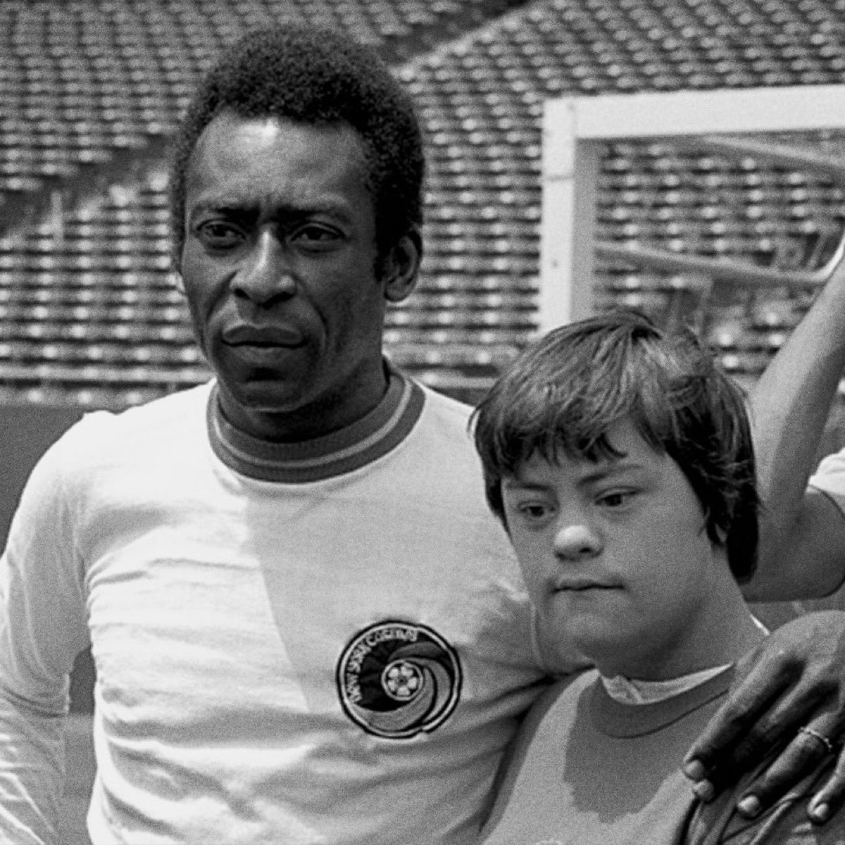 TimShriver's tweet photo. Pelé was the beautiful game’s mighty but humble king. He was also a joyous hero to our @SpecialOlympics athletes, and an embodiment of everything that is great about sport. Rest in peace, #Pele. https://t.co/wL7FTDMzXl