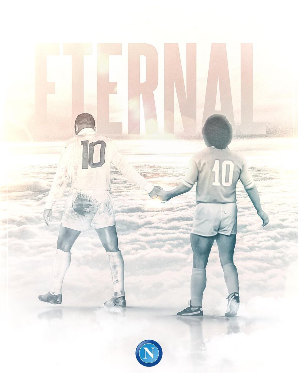 ESPNArgentina's tweet photo. El Napoli despide a Pelé con esta imagen junto a Diego, de la mano.

#PeleEterno https://t.co/S45JmdQ7NJ