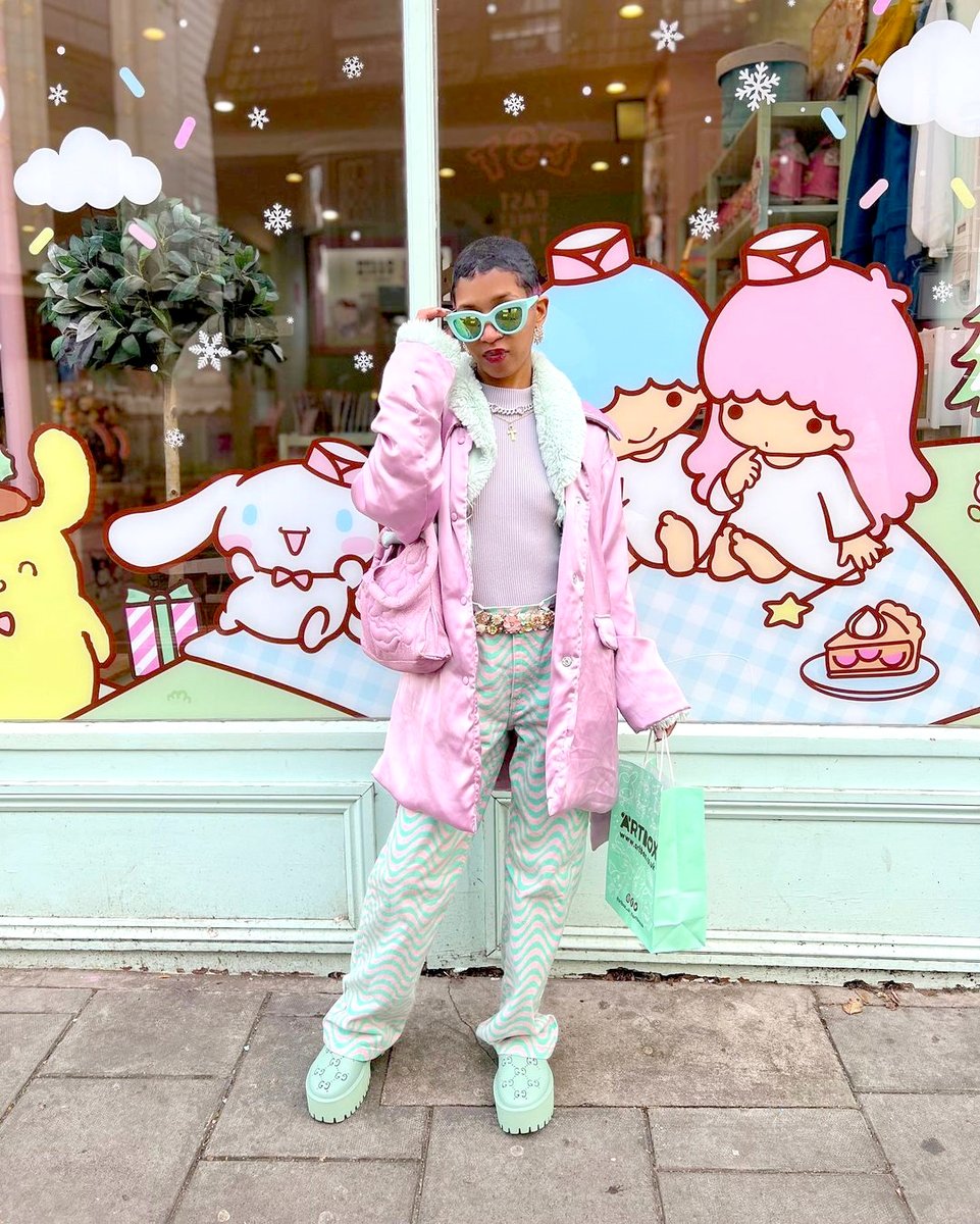 artbox_cafe's tweet image. When your attire matches flawlessly with the decor.. @eventhugzcry really understood the assignment 🥹🔥
There's just a couple more days left to try our special festive dishes ~ visit artboxcafe.co.uk for bookings and New Year opening hours 🎄🏃‍♀️
#ARTBOXCafe #HelloKittyCafe