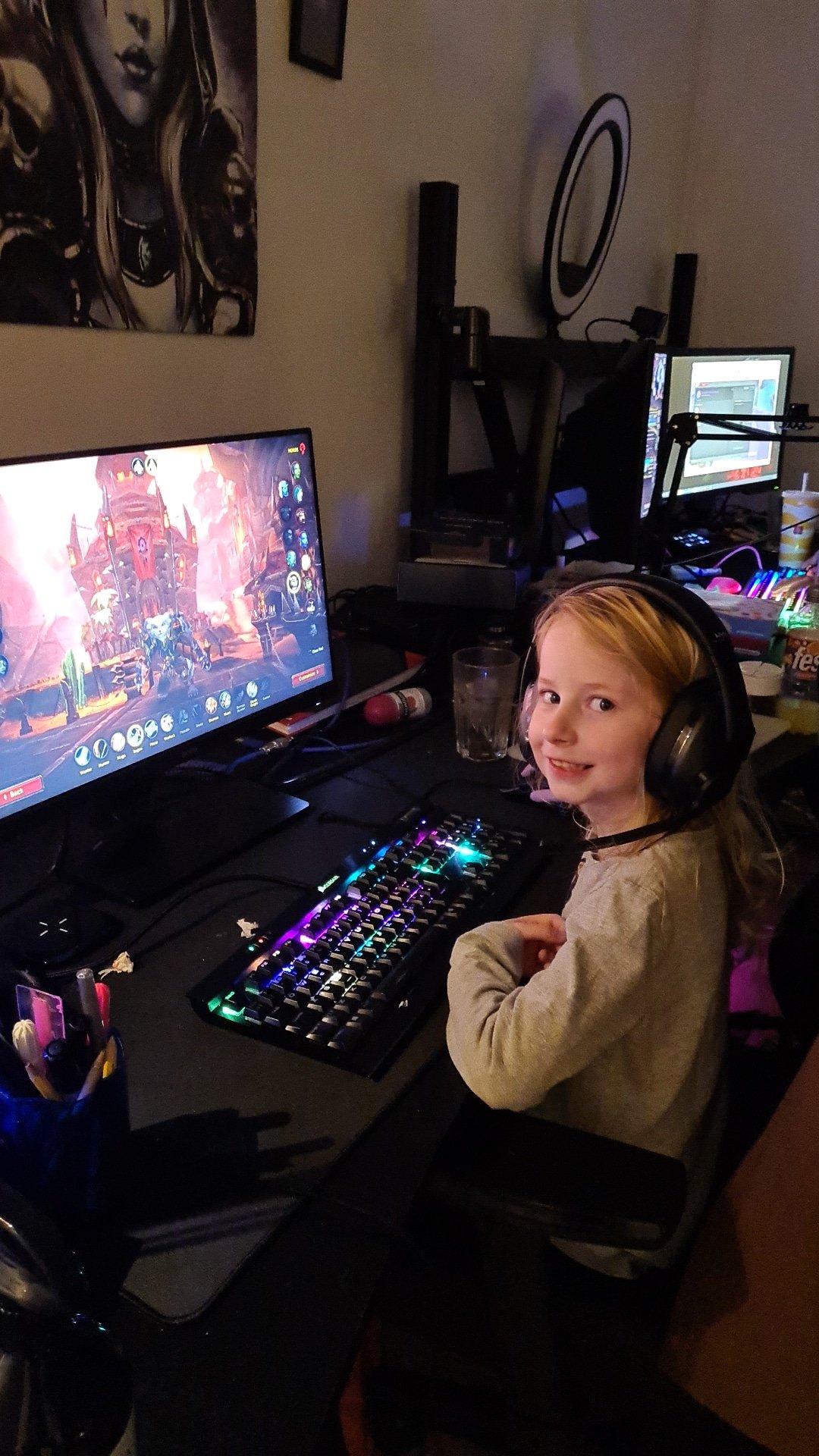 Teaching my lil sis to be the greatest DH out there, shouldn't be that hard after what I have seen in Solo shuffle this week 🤪 https://t.co/zajxJDDOsX