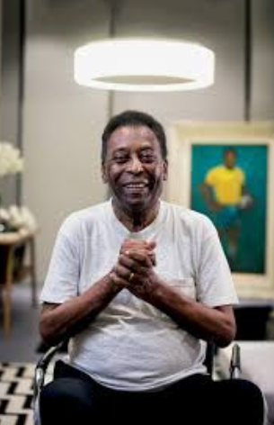 luzcia's tweet photo. O Rei!!!
Meu ídolo por milhares de motivos!!
#Pelé https://t.co/tz66aPQzvP