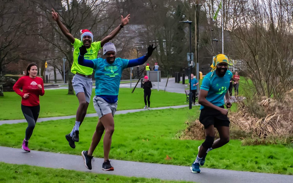 SanctuaryRunner's tweet photo. Longford Sanctuary Runners having a joyful Christmas Eve at Longford parkrun! @LongfordRun 

#RunAsOne https://t.co/Pvdg094HAL