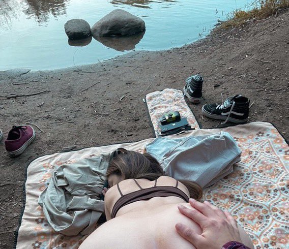 she hopes they like the view 🤭