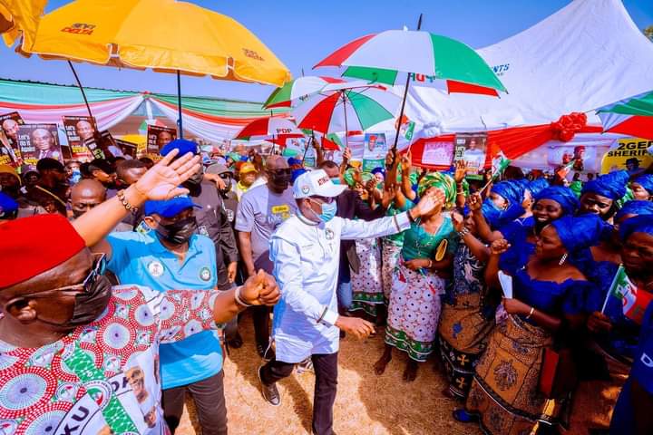 SundayIsima's tweet photo. The people of Oshimili South has indeed witness Human Capital Development and Developmental strides of Governor Okowa's led administration. The #StrongerDELTA and #SMARTDELTA is a plus to the people of Oshimili South. We sincerely express our profound gratitude to you all. https://t.co/dMEJGP4zg6