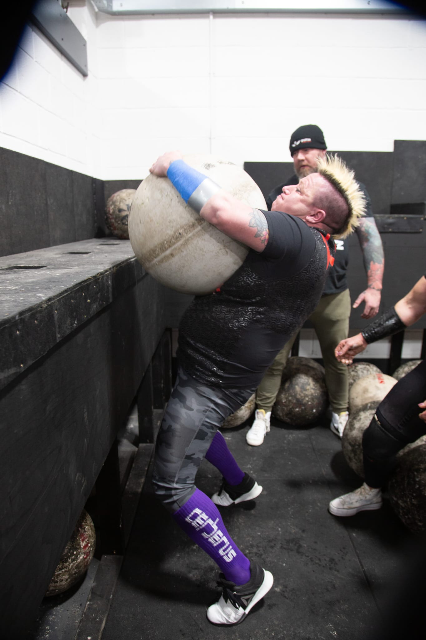 137 kg in stone hotsell