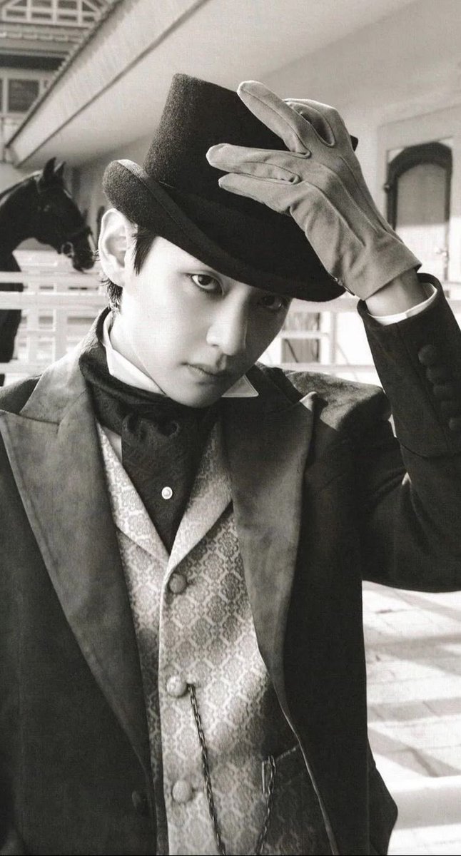 MySoUlX25's tweet photo. Happy Birthday Taehyung 🤍🖤🤎 
#TaehyungsBirthday #TAEHYUNGVDAY #TaehyungYouArePerfect #TAEHYUNG https://t.co/ipiOiE3kUv