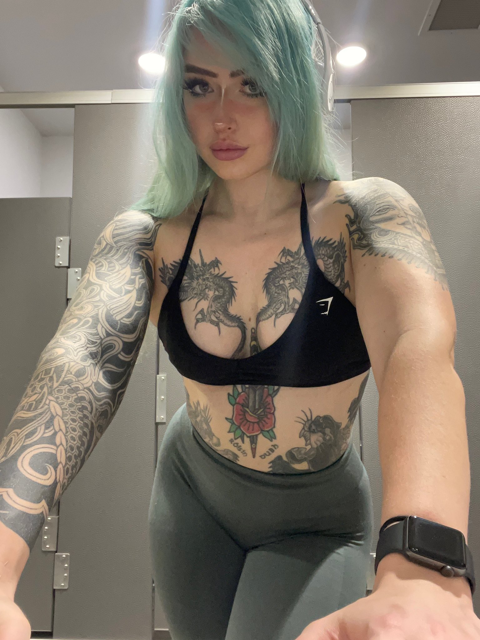 delanie on X: what u gna do when the blue hair girl shows up at ur gym  then out lifts u 🤨 t.coICaZEVEpSb  X
