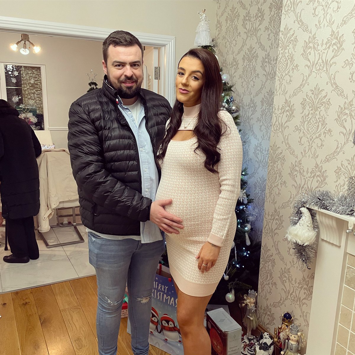 niamhfitzdance's tweet photo. The greatest gift of them all😍🥰😭 into single digit countdown weeks from tomorrow, we’re so excited to meet you baby👶🏻❤️ @EoinItalia90 https://t.co/4stPmS0AXI