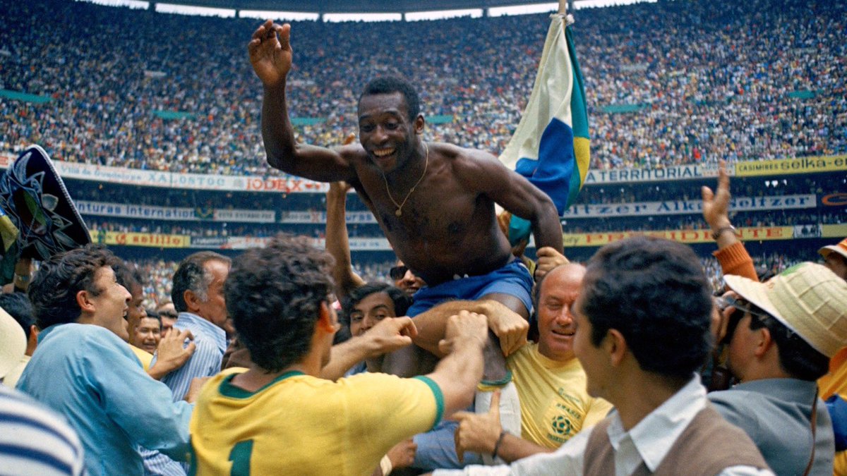 BHAFC's tweet photo. A footballing legend. Rest in peace, Pelé. 💙 https://t.co/94h3X5Wgpi