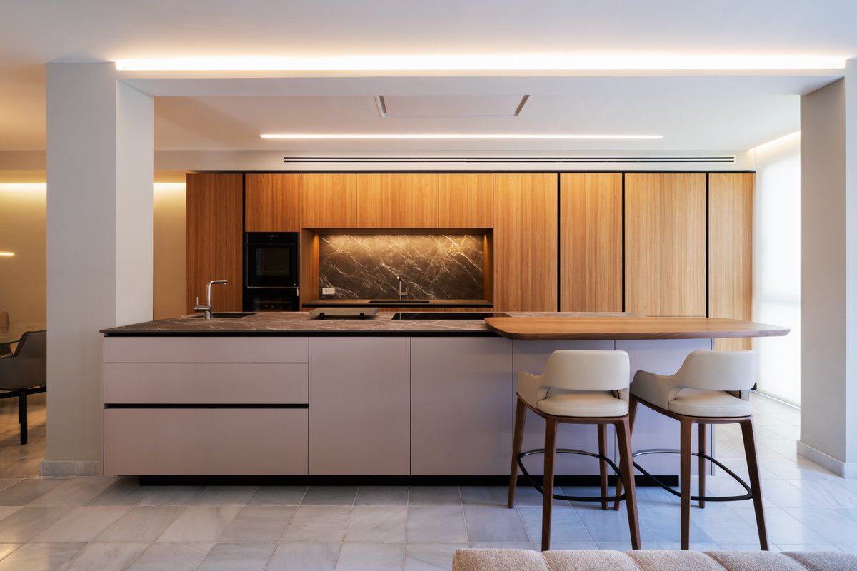 Las #cocinas de diseño de la firma italiana <a href="/Poliform/">Poliform</a> ofrecen una propuesta estética exclusiva y una amplia gama de materiales y acabados, que podrás combinar para crear la cocina de tus sueños y convertirla en la protagonista de tu #vivienda.
pepecabrera.com/cocinas-polifo…