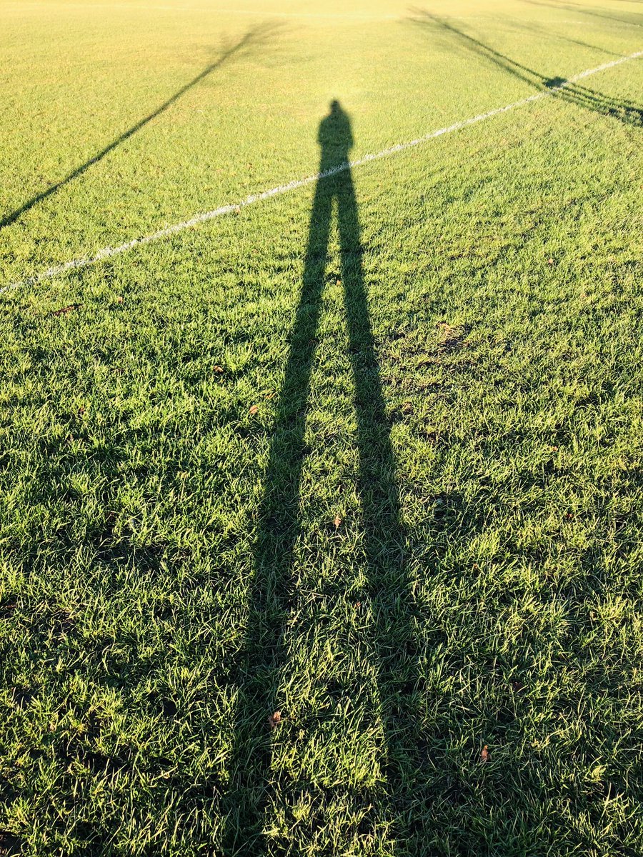 Laramccrae77's tweet photo. 🖤Running makes your legs longer, FACT!🏃‍♀️😂👊🏻🖤

#runninghappy 
#FitnessMotivation 
#selfcareroutine 
#grateful https://t.co/mTayUIf50w