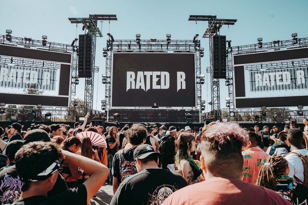 theritzybor's tweet photo. TORNADO WARNING! 🌪 @bandlez + Rated R will crash into #PoundFriday next month on Jan. 20th.
RSVP + Tickets ➡️ https://t.co/wQSLvwnLas #Bandlez #RatedR https://t.co/hcIC8FXkON