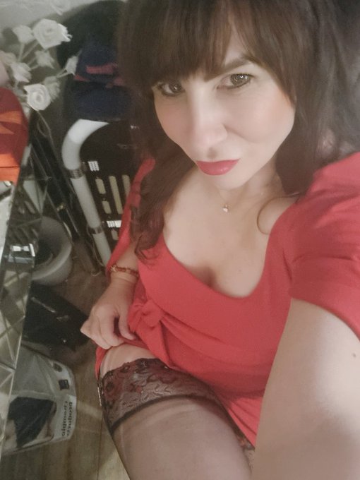 Good Day My Naughty Family. There's nothing nicer than seeing a beautiful top on a sheer stocking unless