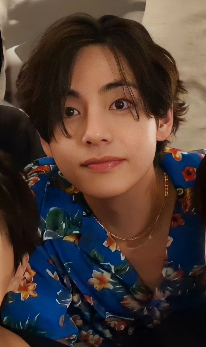 __Yeontanie's tweet photo. HAPPY BIRTHDAY TO MY BABY MY LIFE MY WHOLE ❤️
I’m so emotional rn AHHH he’s 27 now?? Grew up so well my man😭😭😭😭💕💕💕

 #HappyBirthdayTaehyung https://t.co/Dd0BYZAdbF