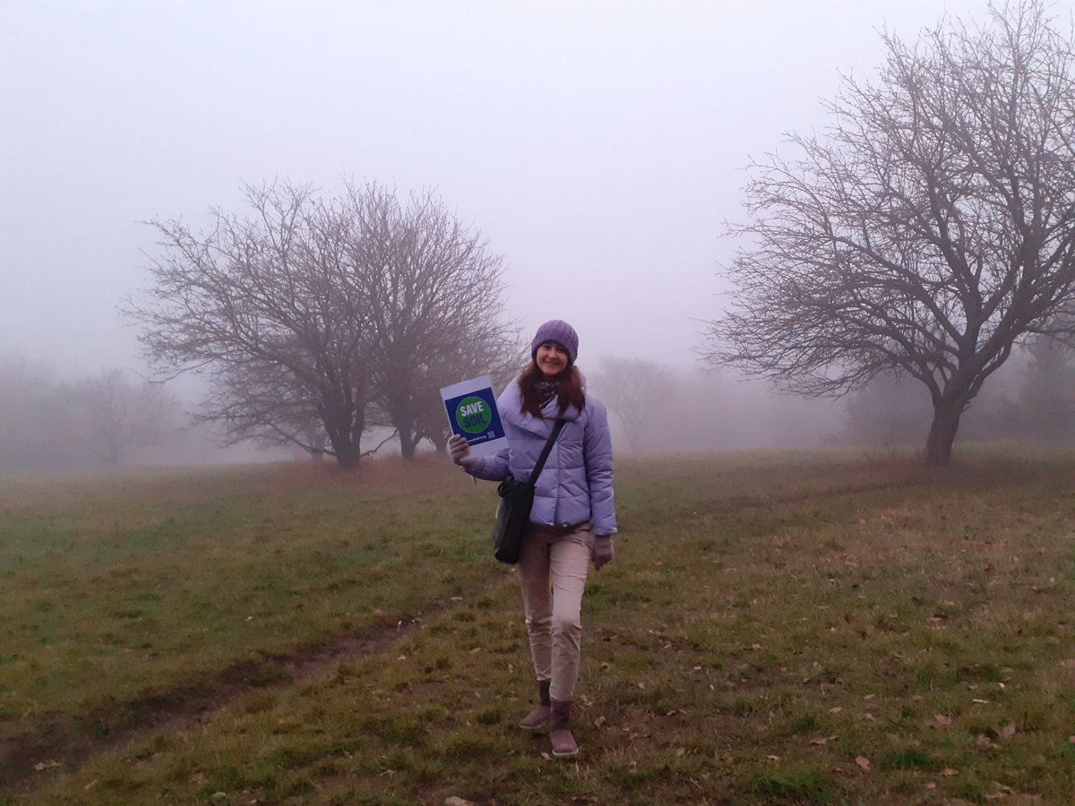 GuzelKham's tweet photo. 29th December and 2 days ahead.
#StandForSoil at an Austrian mountain peak called Schafsberg being covered with a thick layer of fog and many beautiful apple trees which nourish you with delicious apples during autumn time๐ฟ
#SaveSoil #ConsciousPlanet #Austria #รsterreich #Wien https://t.co/daETl7h5Tp