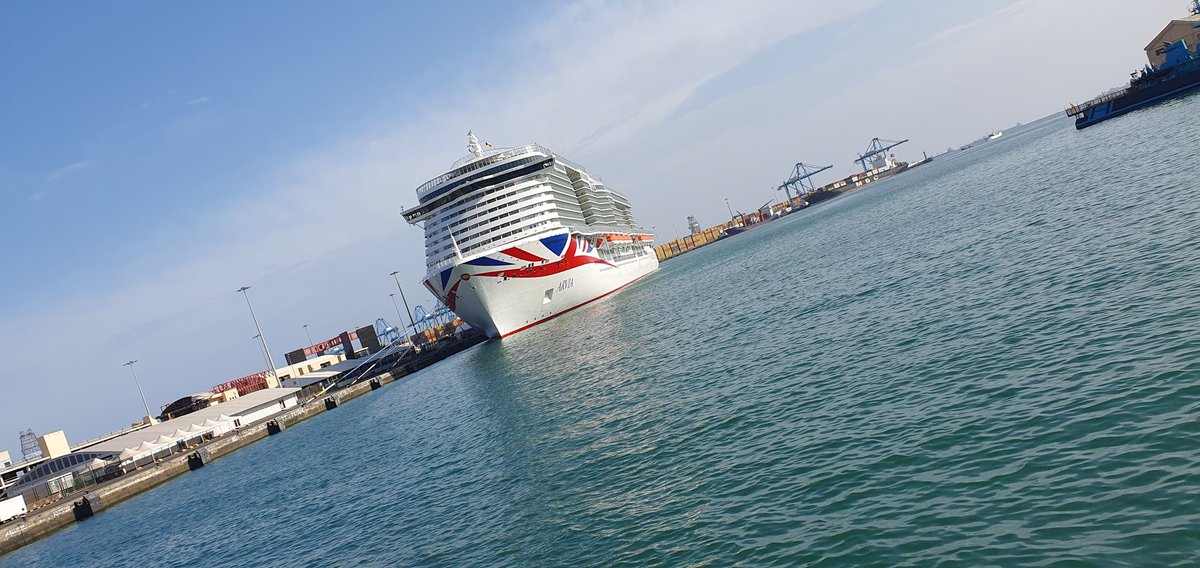 TabithasDad's tweet photo. Arvia looking majestic in the glorious Gran Canaria sun today!! @pandocruises https://t.co/fFWy4qU3Dr